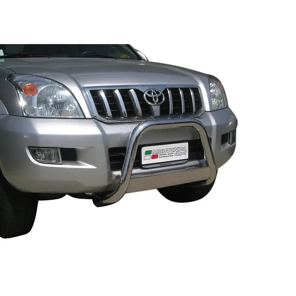 Frontbøyle Toyota Land Cruiser J120 med krommet kufanger foran SUV på hvit bakgrunn.