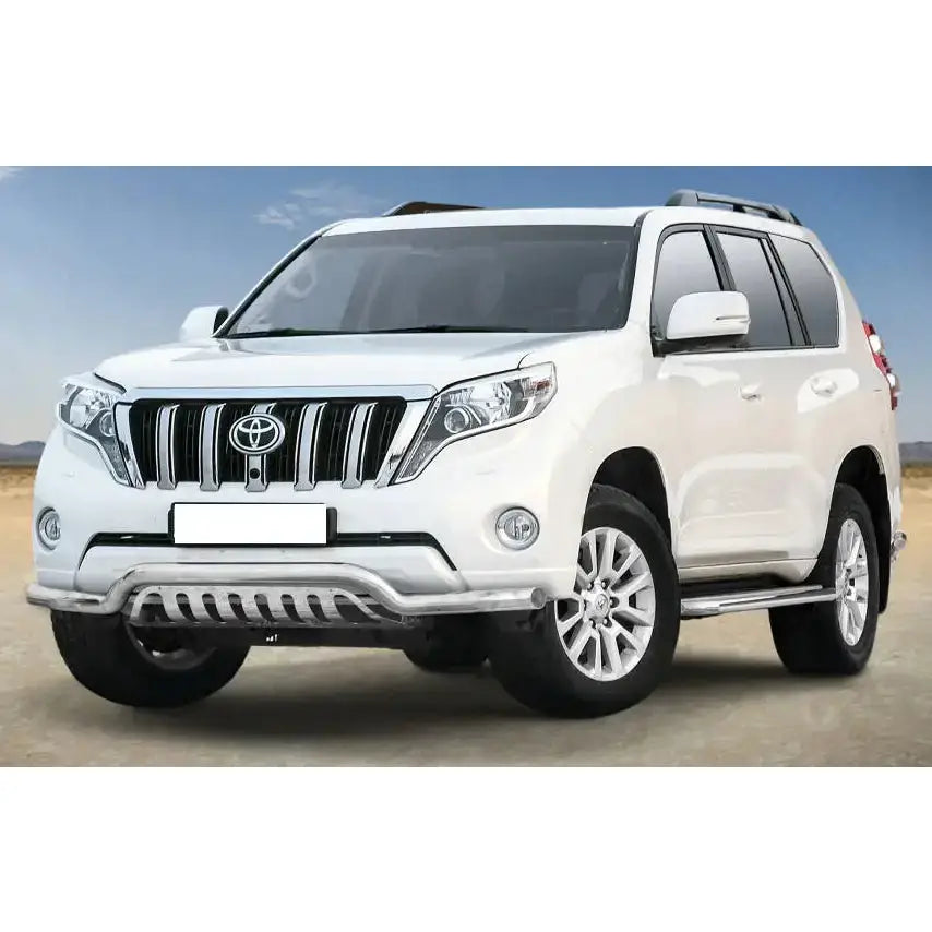 Frontbøyle Toyota Land Cruiser J150 13-17 lav modell med plate på hvit SUV utendørs.