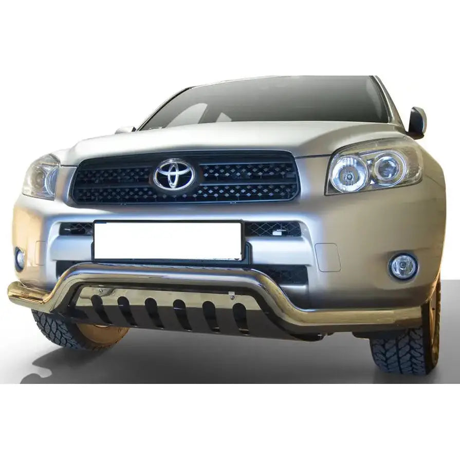 Frontbøyle til Toyota Rav4 06-10 montert foran på sølvfarget SUV med EC-godkjent plate.