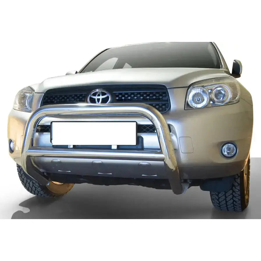 Frontbøyle Toyota Rav4 06-10 EC godkjent, sølvfarget metallkufanger foran grillen.