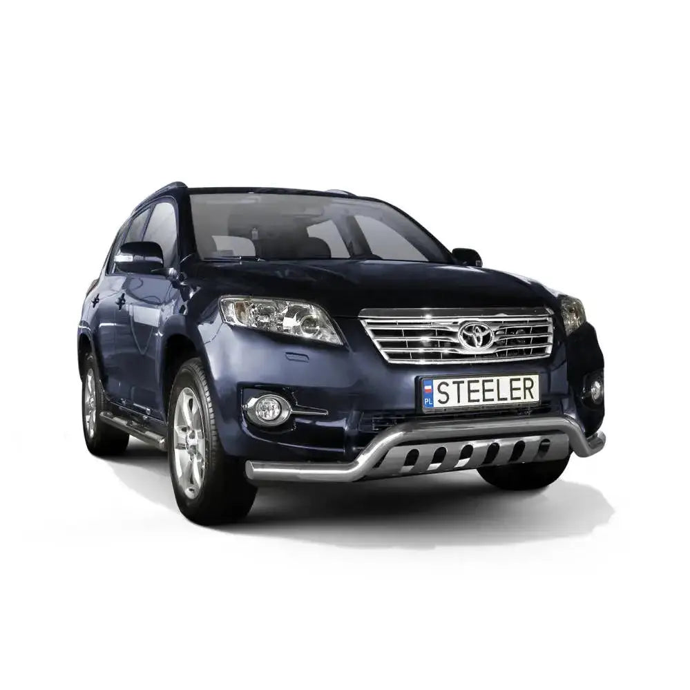 Frontbøyle Toyota Rav4 10-13 EC godkjent lav med plate montert på mørk blå SUV mot hvit bakgrunn.