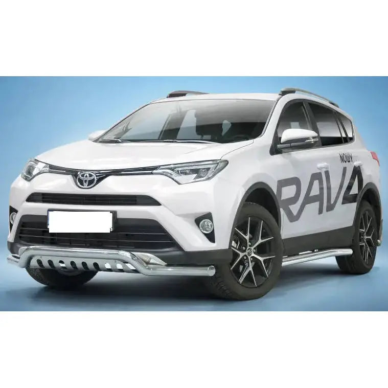 Frontbøyle Toyota Rav4 16-18 montert på hvit SUV med sorte felger og sølvfargede detaljer.