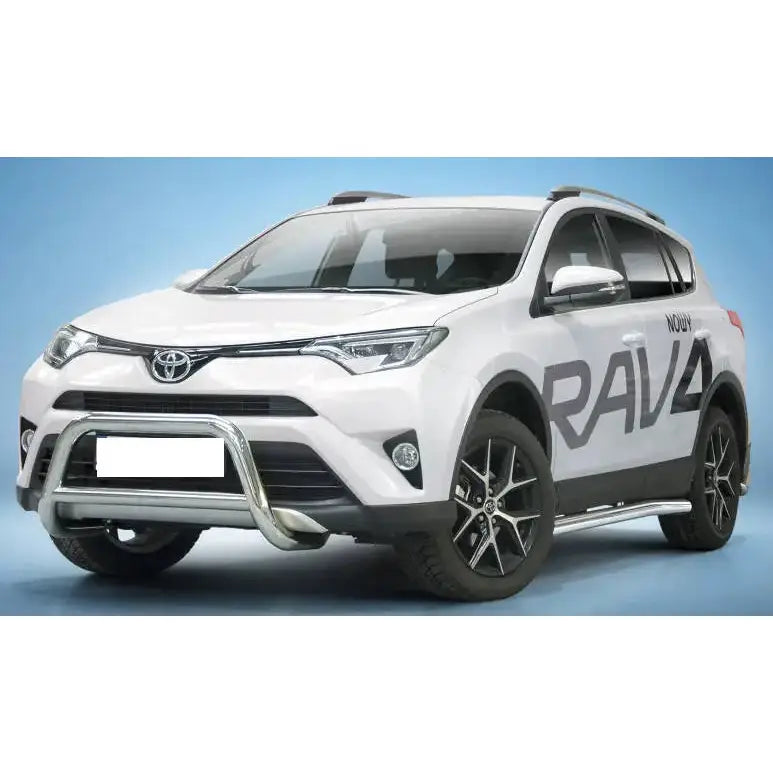 Frontbøyle Toyota Rav4 16-18 montert på hvit SUV med svarte felger, tverrør og synlig modellnavn.