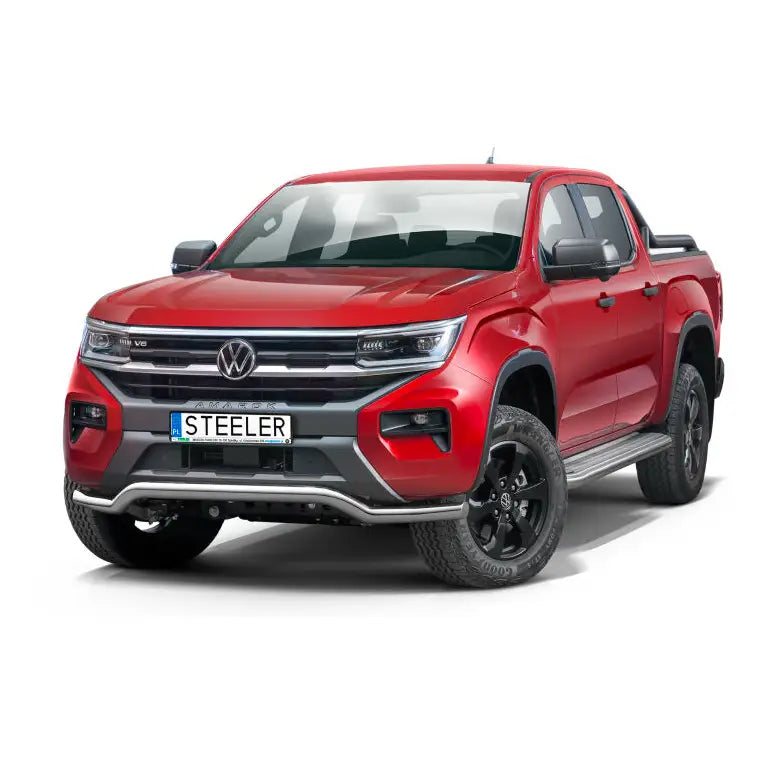 Frontbøyle Volkswagen Amarok 23- EC godkjent lav montert på rød pickup med svarte felger og LED-lykter.
