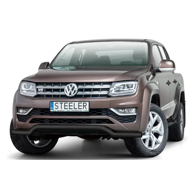 Kufanger Volkswagen Amarok V6 med kromdetaljer foran, V6-merke og sorte detaljer under støtfangeren.