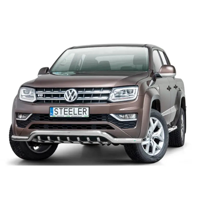 Frontbøyle Volkswagen Amarok V6 16-22 lav modell med grill, kromdetaljer og sølvfelger sett forfra.