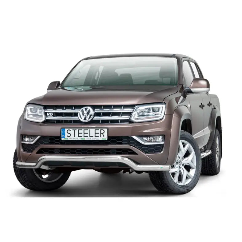 Frontbøyle Volkswagen Amarok V6 16-22 med kromdetaljer og solide frontbeskyttere, sett forfra mot venstre.