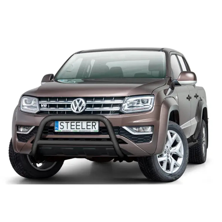 Kufanger på Volkswagen Amarok V6 med sort frontbøyle og kromdetaljer foran grillen.
