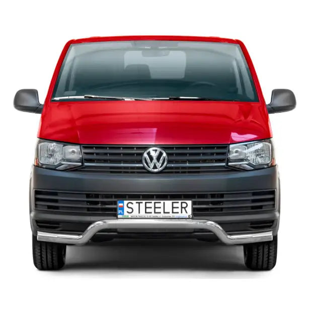 Frontbøyle Volkswagen T6 15-19 EC Godkjent Lav V.1 montert på rød varebil sett forfra.