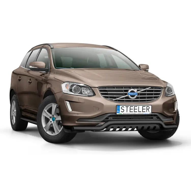 Kufanger til Volvo XC60 14-17 montert under frontfanger på brun SUV sett skrått forfra.