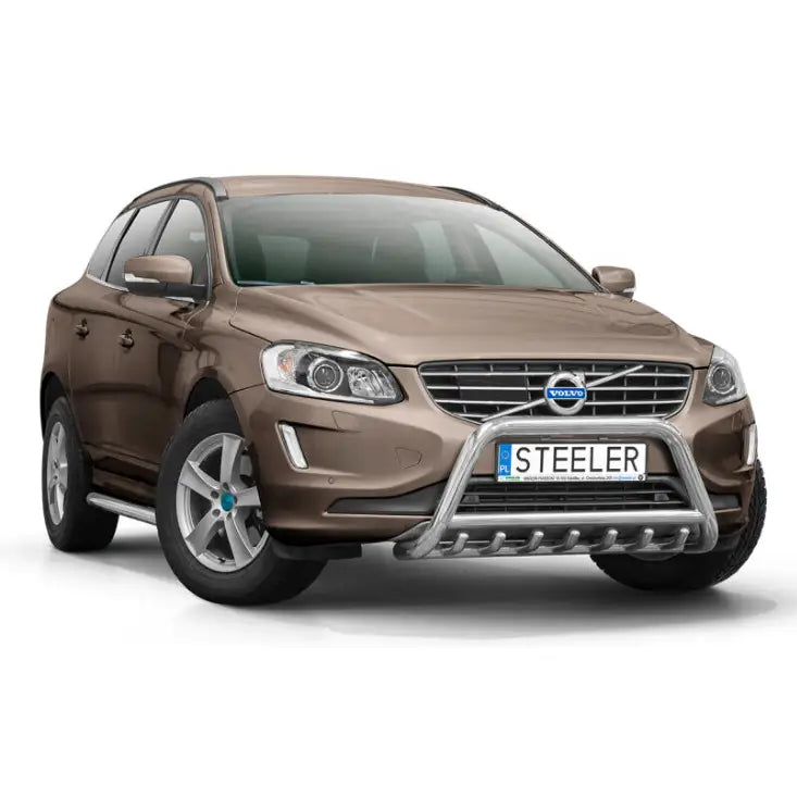 Frontbøyle Volvo XC60 14-17 montert foran grillen på brun SUV med sølvfarget kufanger.