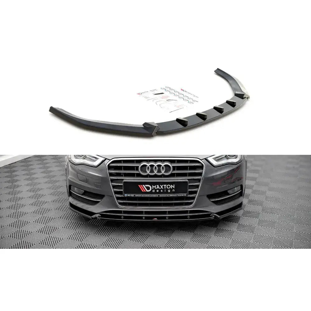 Frontleppe til Audi A3 Sportback 8V, svart plast med aerodynamiske detaljer, montert på grå bil.