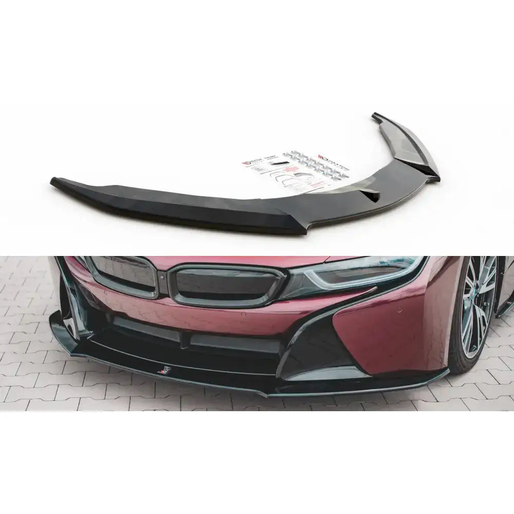 Frontspoiler til BMW I8 i sort plast, vist separat og montert på mørkerød bil forfra.