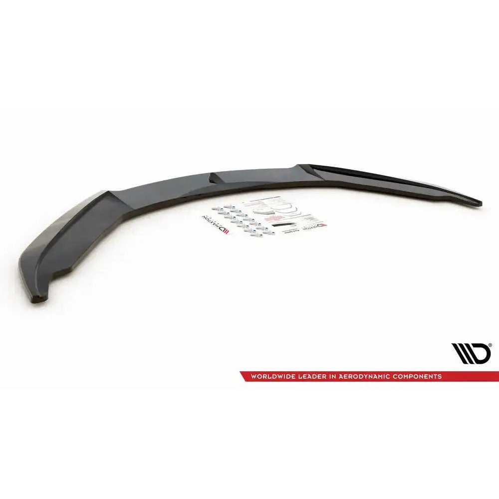 Spoiler til BMW I8, sort buet plastdel med festedeler og instruksjoner vist på hvit bakgrunn.