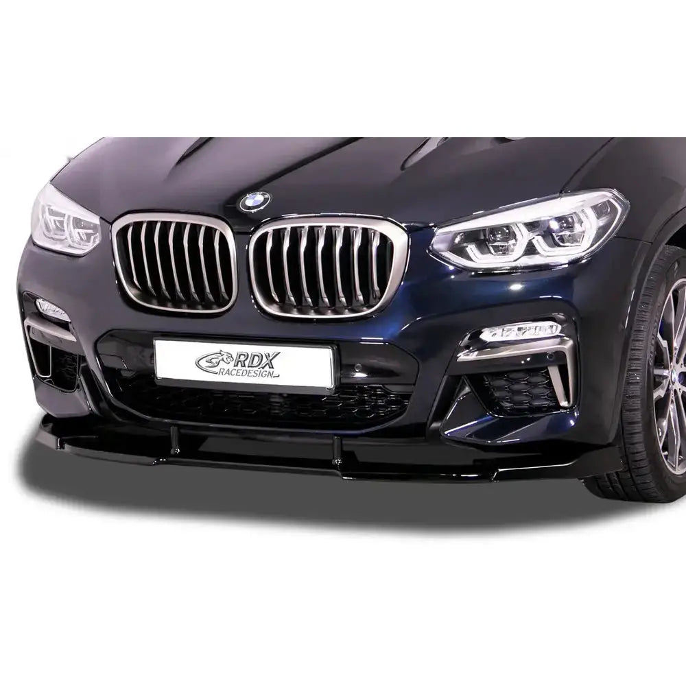 Frontspoiler BMW X3 G01 med blank, sort frontsplitter montert under støtfangeren sett forfra.