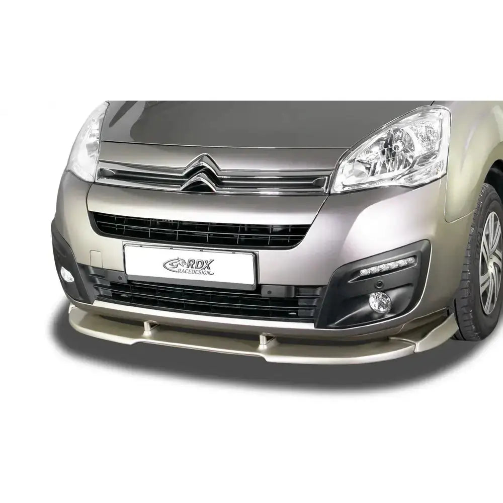 Frontspoiler til Citroen Berlingo 15-18 og Peugeot Partner 15-18, montert på bilens front.