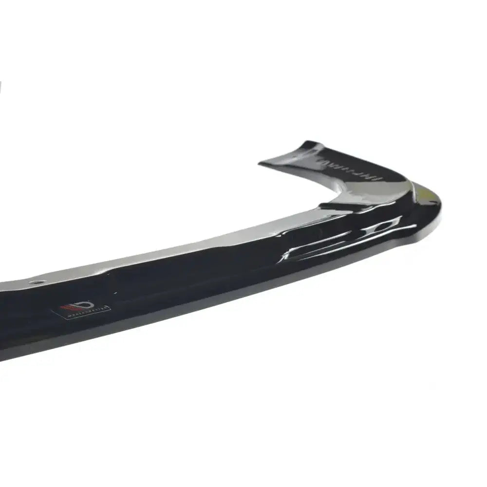 Frontleppe til Fiat Freemont svart, vist fra skrå sidevinkel med synlig logo og markert kant.