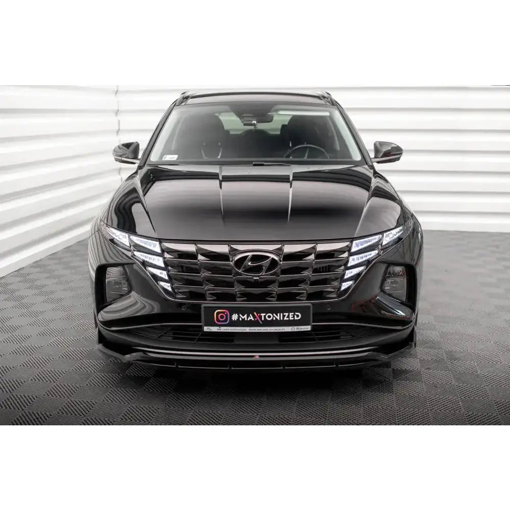 Frontleppe til Hyundai Tucson 20- Mk4 V.2 montert på sort SUV med markant grill og LED-lys.