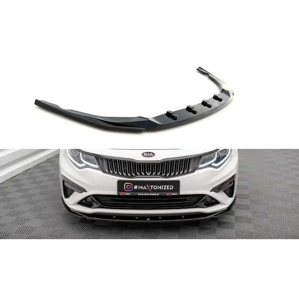 Frontspoiler Kia Optima 18-20 Mk4 Facelift V.2, svart plast med aerodynamiske detaljer, montert og separat.