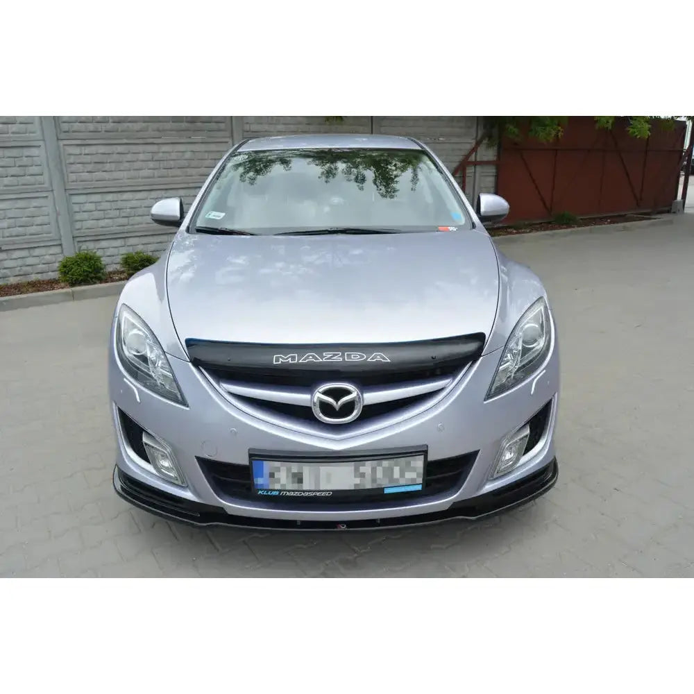 Frontspoiler på Mazda 6 Mk2 Sport Hatch med sort panserbeskytter og blanke detaljer.