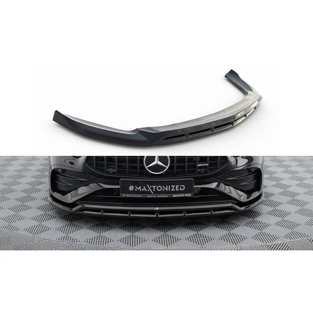 Frontspoiler til Mercedes A35 W177 Facelift i sort plast, vist fra skrå vinkel mot hvit bakgrunn.