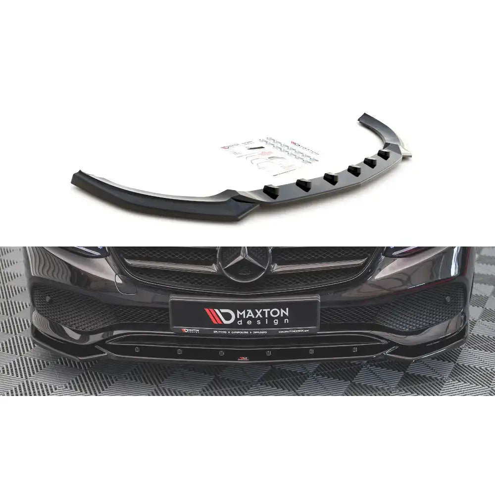 Frontleppe til Mercedes-Benz E W213 sort plast med markerte ribber og matt finish, vist montert på bil.