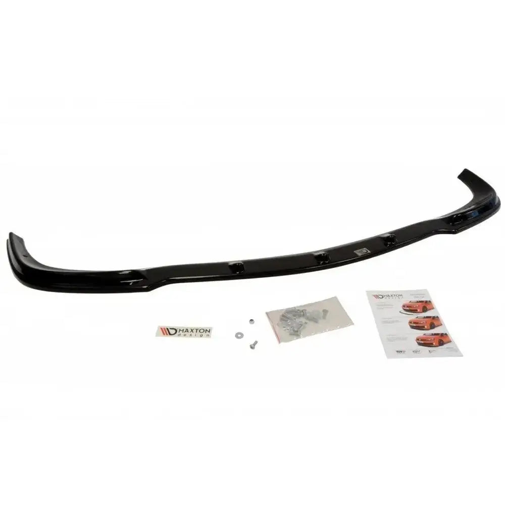 Frontleppe til Mercedes Clk W209, sett ovenfra med monteringsutstyr, klistremerke og instruksjonsark.