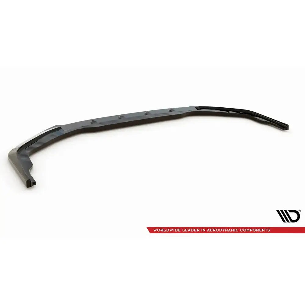 Frontspoiler Nissan GTR R35 Facelift 11-16 i sort plast med blank finish, sett skrått ovenfra.