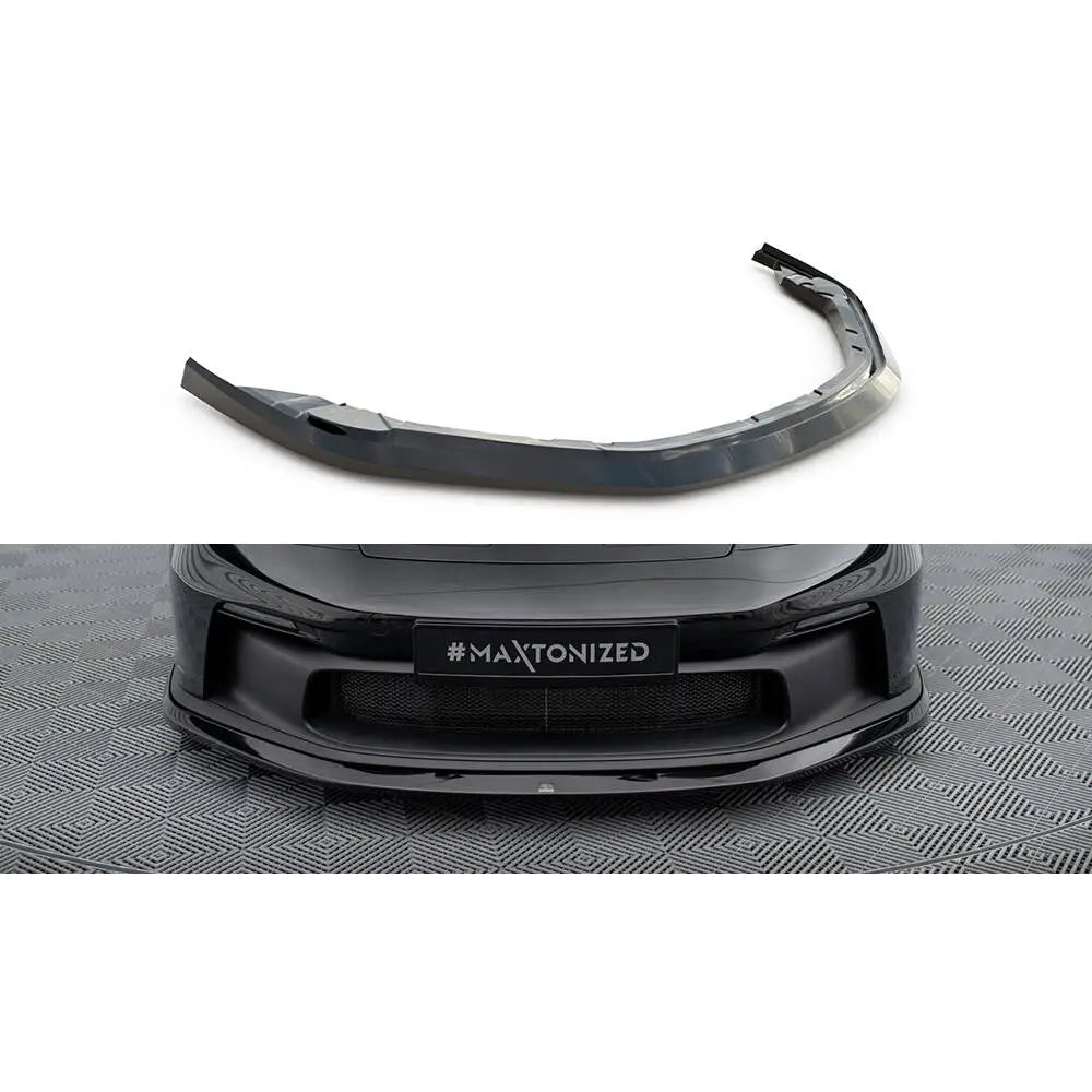 Frontspoiler Porsche 911 992 GT3 i sort glanset plast, vist separat og montert fra skrå og front.