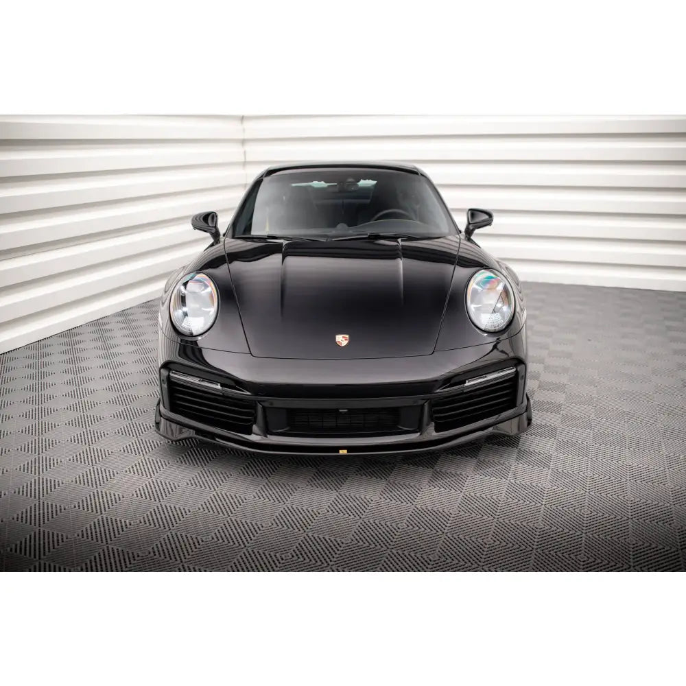 Front splitter til Porsche 911 Turbo S 992, vist som representativt bilde av produktet.