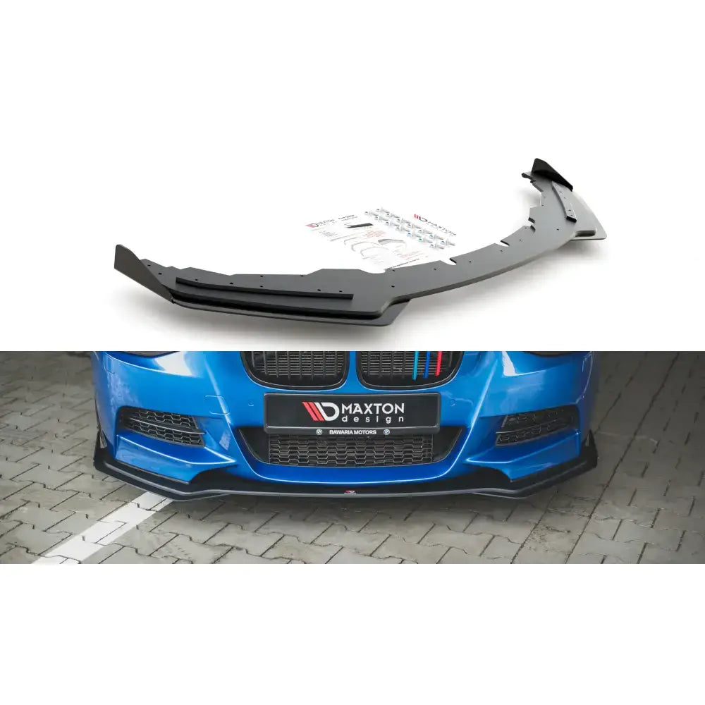 Frontspoiler Racing + Flaps til BMW M135i F20 vist i sort plast med monteringsutstyr og på blå bil.