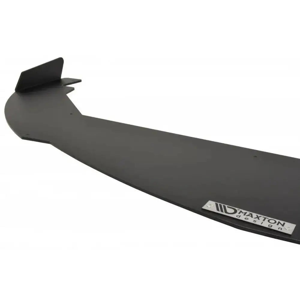 Front splitter Mazda 3 Mk2 Mps Racing i sort plast med Maxton Design-logo og opphøyd flik bak til venstre.