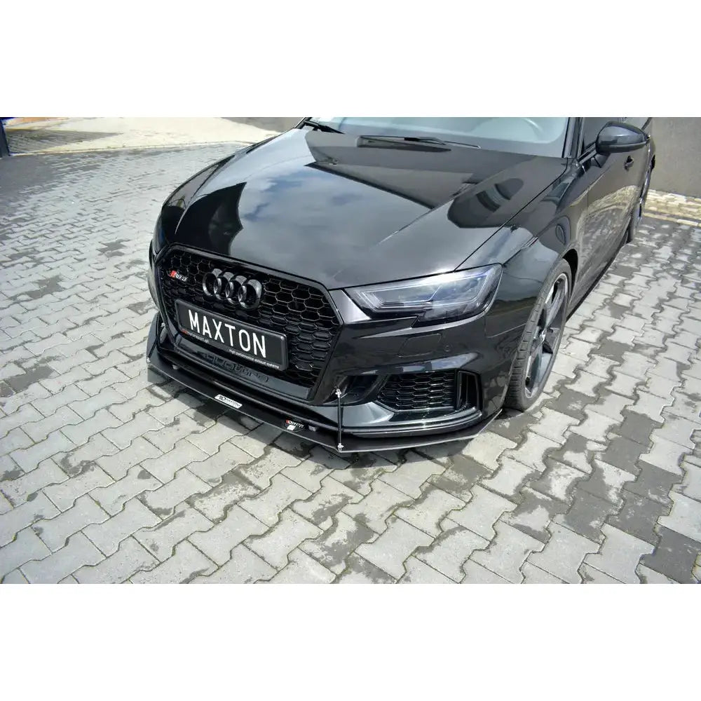 Frontleppe Audi RS3 8V FL Sportback Racing V.1 i blank svart med markant splitter og synlig Maxton-grill.