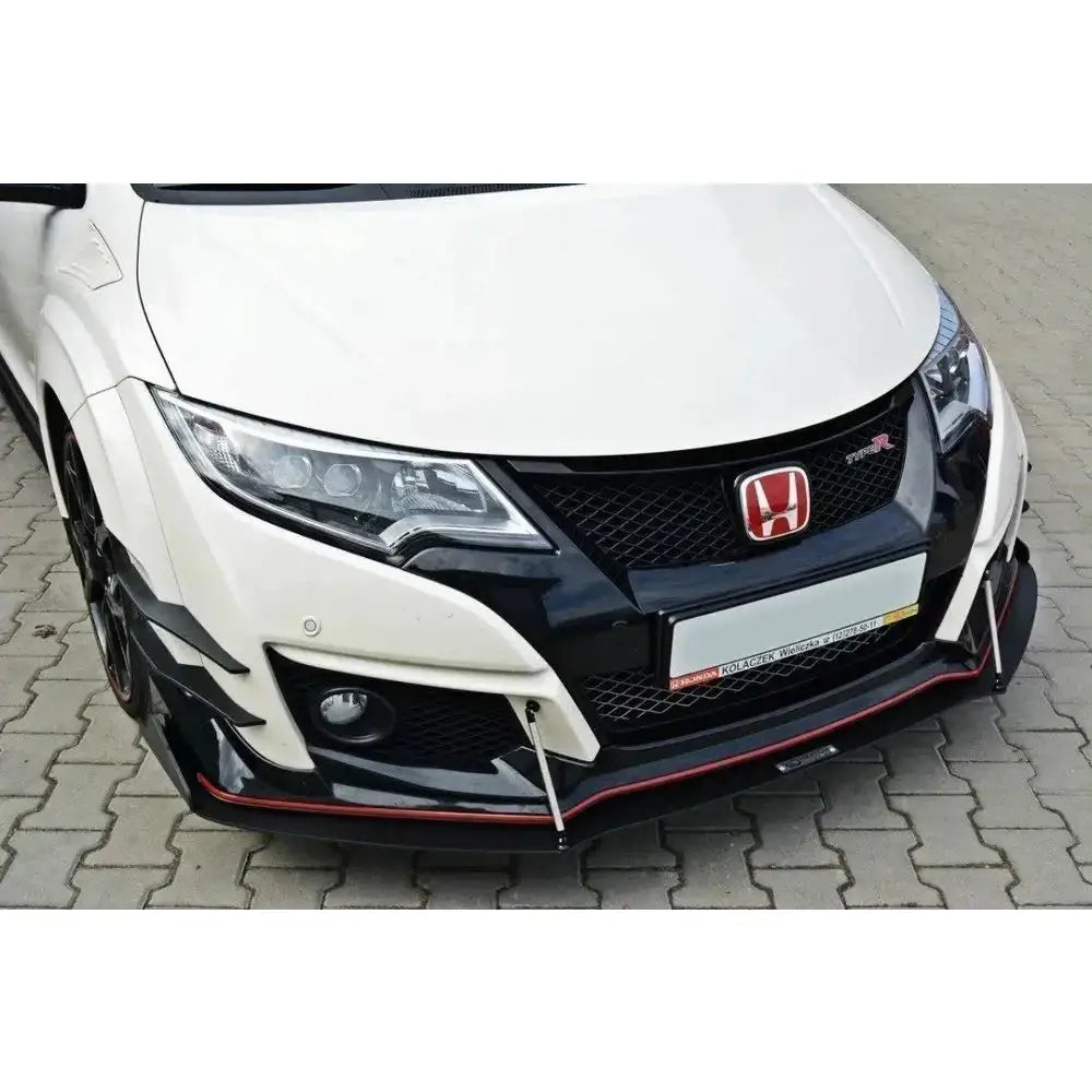 Front splitter på Honda Civic IX Type R Racing V.2 med rød kant og metallstøtter, sett fra skrå vinkel.