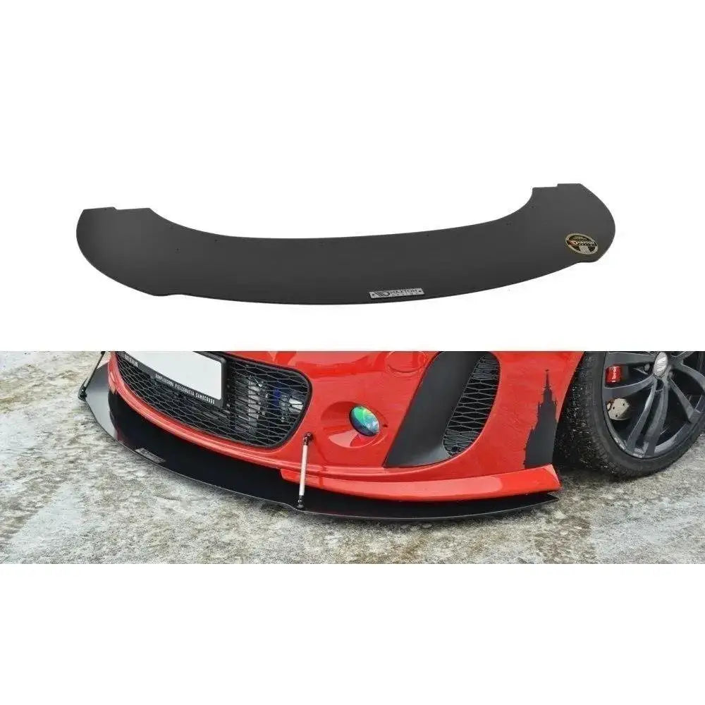 Frontspoiler Seat Leon Mk2 Racing V.2 i sort plast montert på rød bil, sett ovenfra og forfra.