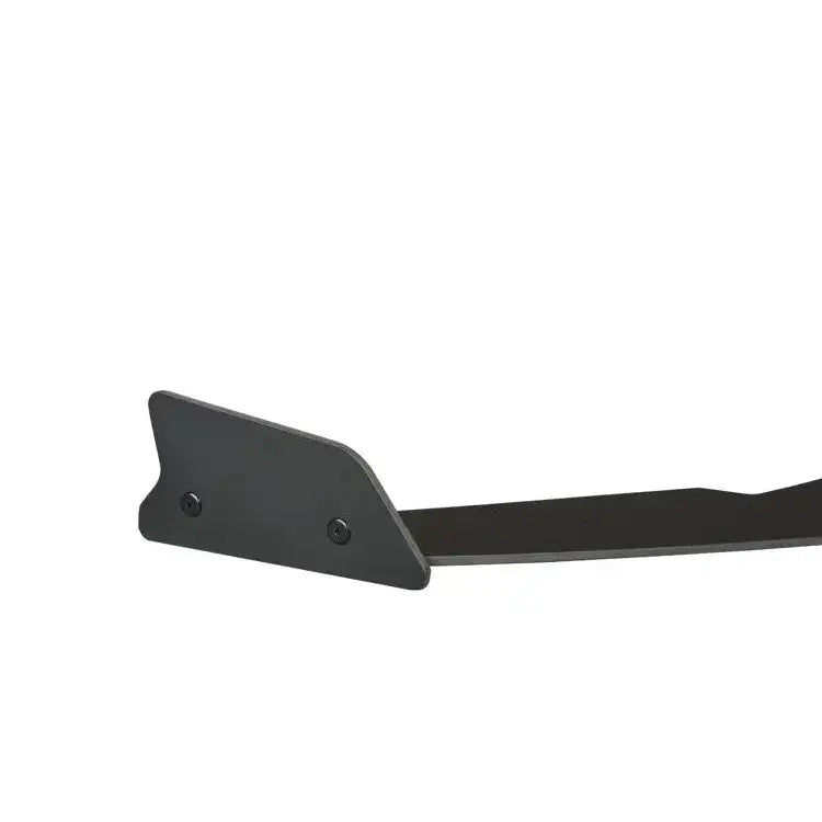 Front lip av sort metallbrakett til Subaru Brz Facelift Racing V.4, nærbilde med to skruer synlige.