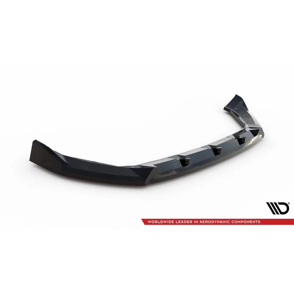 Frontspoiler til Seat Arona FR Mk1 i sort, glanset plast med markerte kanter, sett skrått forfra.