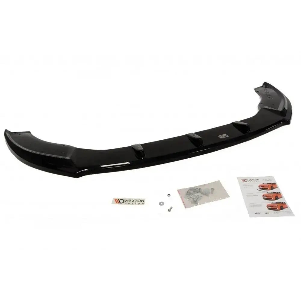 Frontleppe til Skoda Superb II FL, sort glanset spoiler med monteringsutstyr og instruksjonsark.