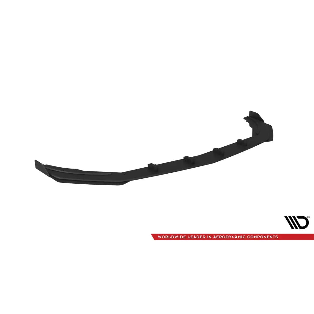 Front lip til Mercedes A35 W177 Facelift Street Pro med flaps, sett skrått mot hvit bakgrunn.