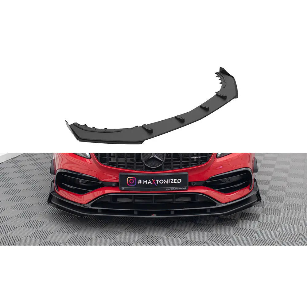Frontspoiler Mercedes 45 AMG Aero W176 Facelift Street Pro, sort plast montert på rød bil, sportslig design.