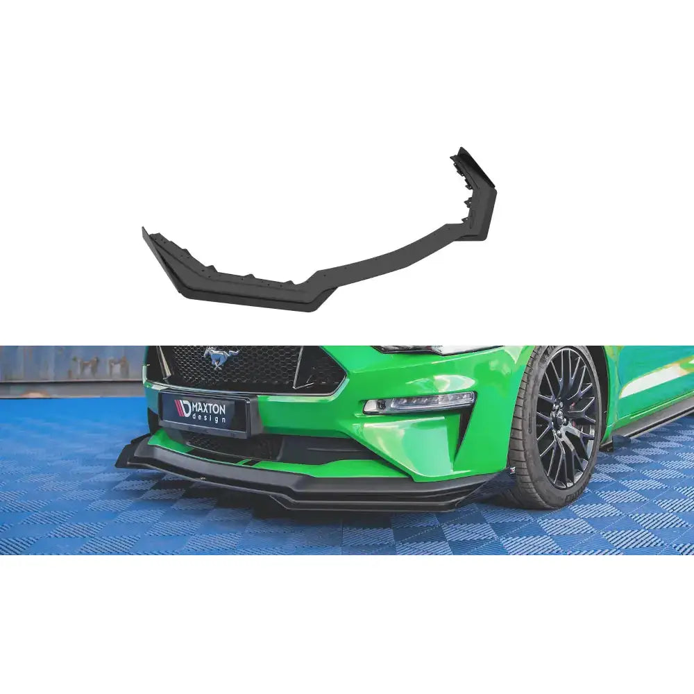 Frontspoiler Street Pro V.1 med flaps montert på grønn Ford Mustang GT Mk6, skrå vinkel foran.