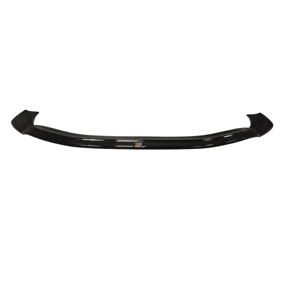 Frontleppe Audi A8 D4 V.1 i sort plast sett forfra med opphøyde ender og logo på hvit bakgrunn.