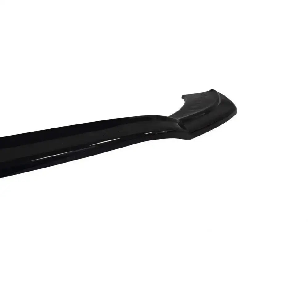 Spoiler Audi A8 D4 V.1 sett fra siden med blank, sort buet ende mot hvit bakgrunn.