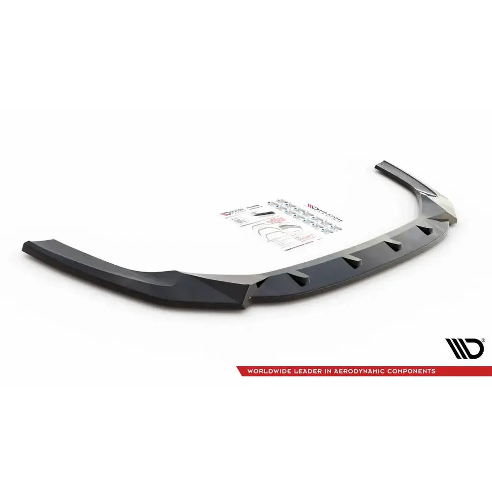 Front splitter til Audi RS3 8Y V.1 sett skrått ovenfra med festedeler og monteringsanvisning.