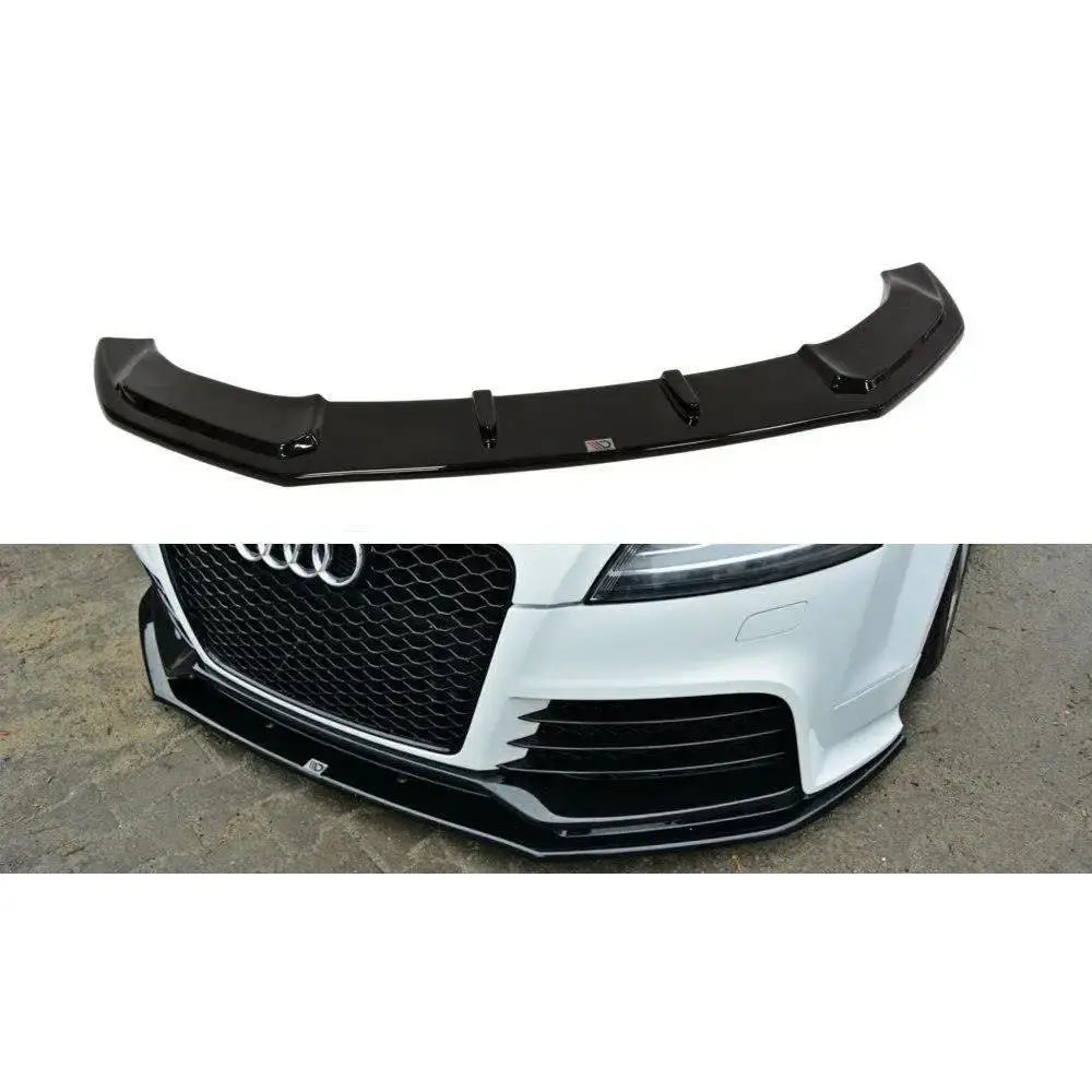 Frontspoiler Audi TT Mk2 V.1 Rs i sort blank plast, vist separat og montert på hvit bil foran.