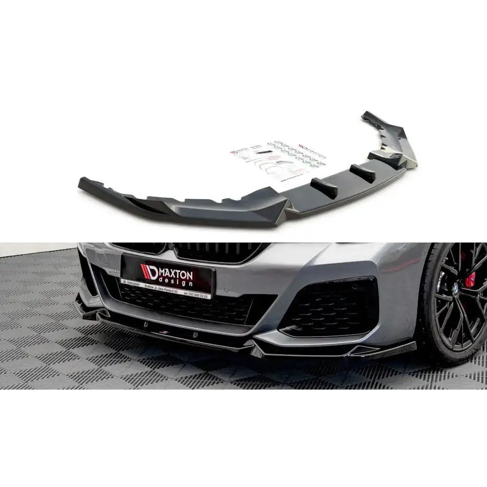 Frontleppe til BMW 5 G30 Facelift M-Pack 20- V.1, sort plast med aerodynamiske detaljer, sett ovenfra og montert.