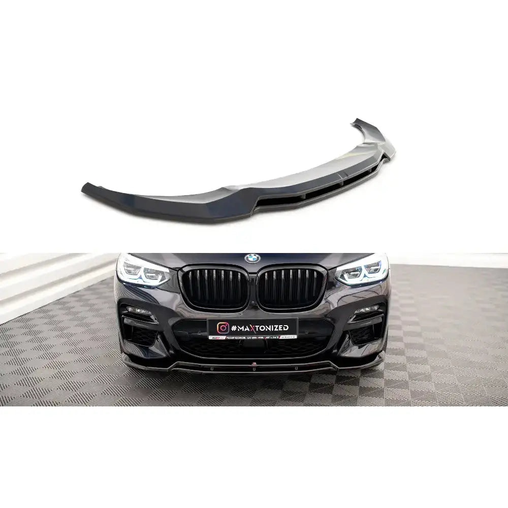 Frontspoiler til BMW X3 G01 V.1 M-Pack montert foran, svart plast med sportslig design sett fra skrå vinkel.