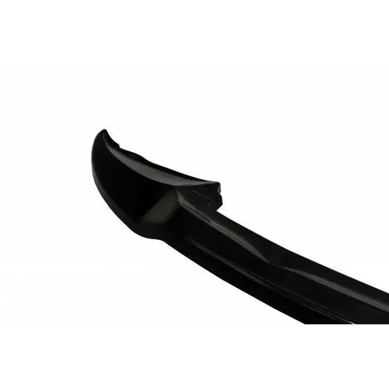 Frontspoiler Infiniti Qx70 V.1 i sort, glanset plast sett fra skrå vinkel med avrundet kant.