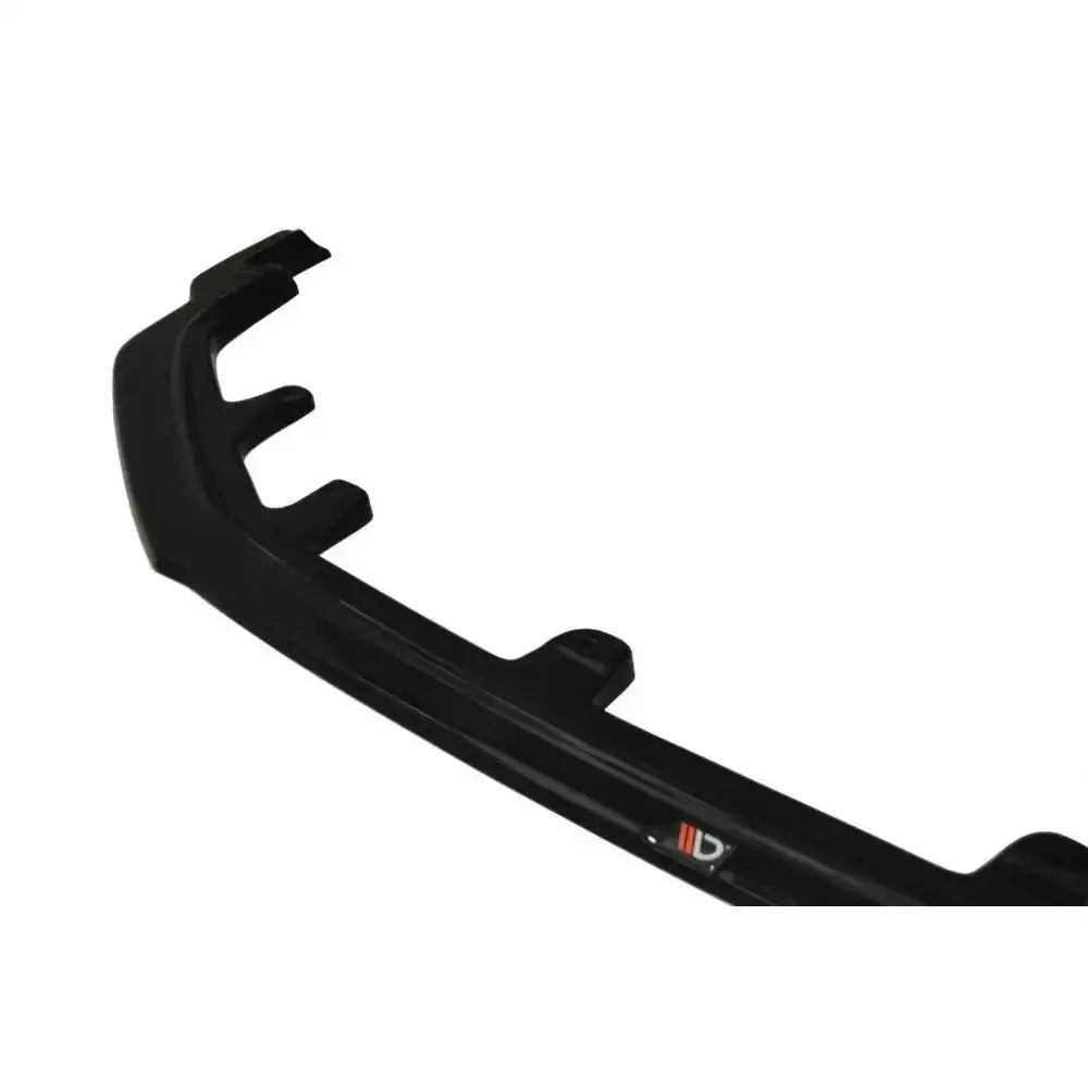 Frontleppe til Lexus IS Mk3 V.1 i sort plast med vinklede utsparinger, nærbilde mot hvit bakgrunn.