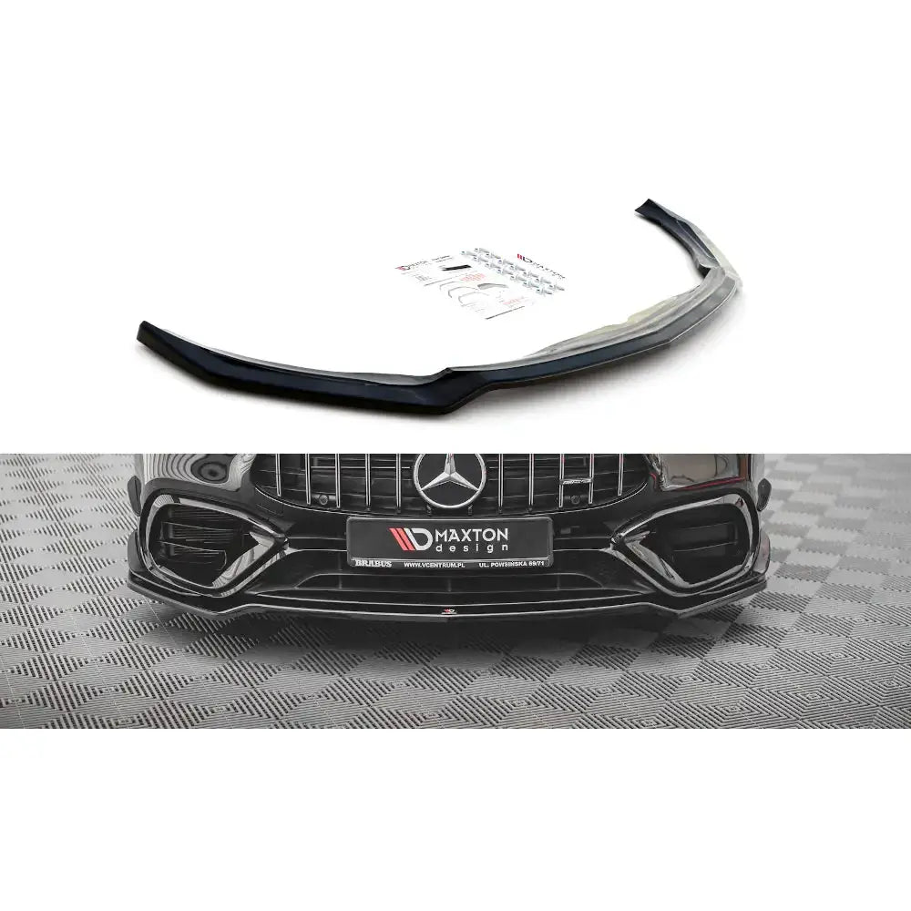 Frontspoiler Mercedes CLA 45 V.1 Aero C118 i sort glossy plast, vist separat og montert på bilens front.